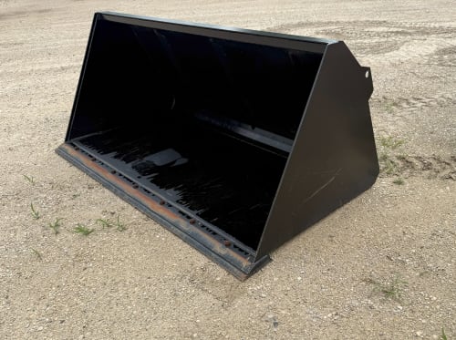 Additional Image for 90" Manitou Heavy Duty Dirt/ Construction Bucket