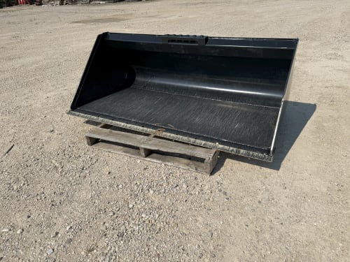 70" Manitou Heavy Duty Dirt/ Construction Bucket