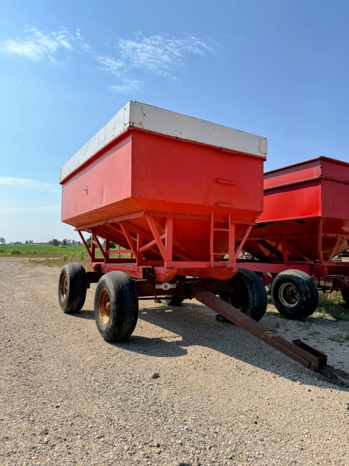 Used Gravity Box/ Grain Cart