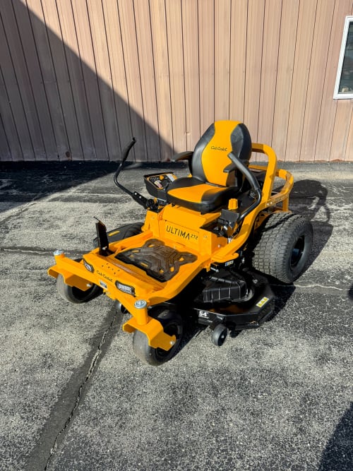 2025 New Cub Cadet ZT2 54" Fab