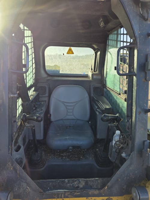 Additional Image for 2014 Gehl R190 Skidloader