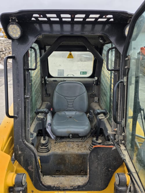 Additional Image for 2021 Gehl R165 Skidloader