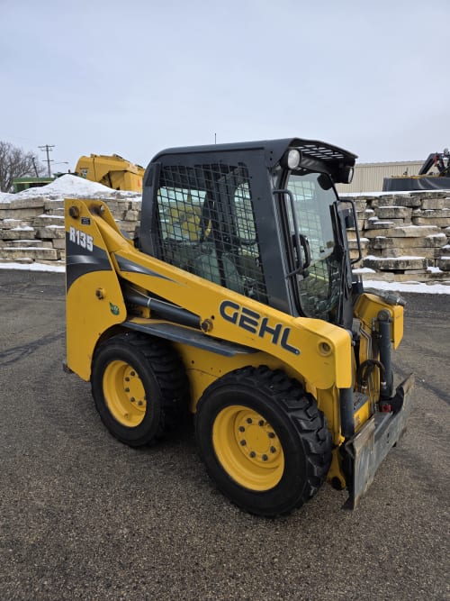 Main Image for 2016 Used Gehl R135 Skidloader