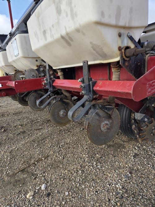 Additional Image for White 6106 6 Row Planter w/Dry Fertilizer