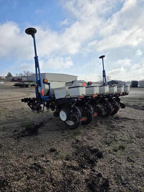 Additional Image for Kinze 3000 6 Row Planter