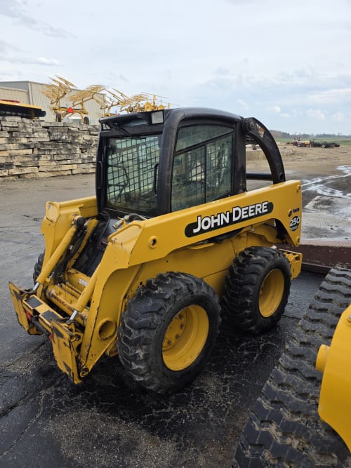 2006 John Deere 250 Series 2 One Owner / Low Hours