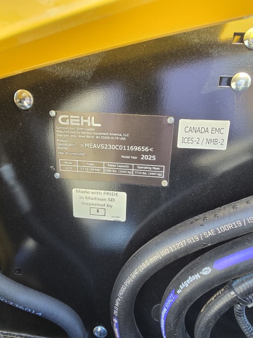 Additional Image for Gehl V230 Skidloader