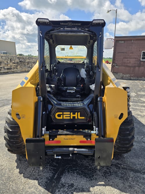 Additional Image for Gehl V335 Skidloader