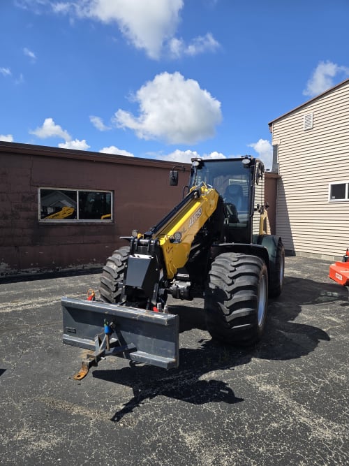 Additional Image for Gehl ALT750FL Articulated Loader