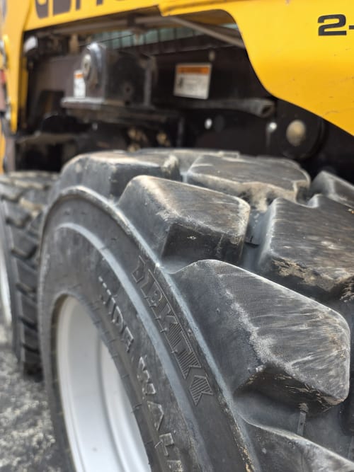 Additional Image for 2024 Gehl V230 Skidloader
