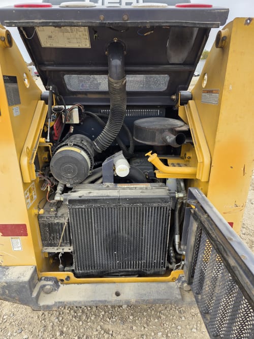 Additional Image for 2005 Gehl 4640