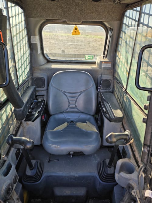 Additional Image for 2020 Gehl R220