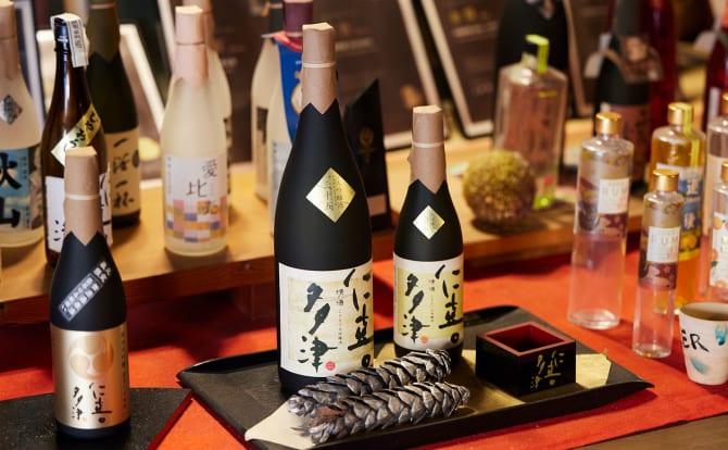 Tận hưởng chuyến tham quan xưởng rượu sake của Dogo