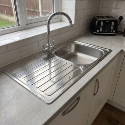 The same kitchen sink after cleaning