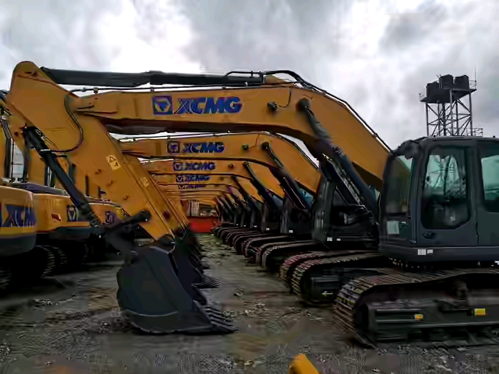 Buy XCMG XE215C Hydraulic Excavator in Nigeria – 21.5 Ton Heavy-Duty Crawler Excavator | RJB Xclusive Power Hub