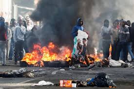 Breaking Watch How Violence Erupts in Eastern Cape as Protests Over Nigerian King Turn Destructive