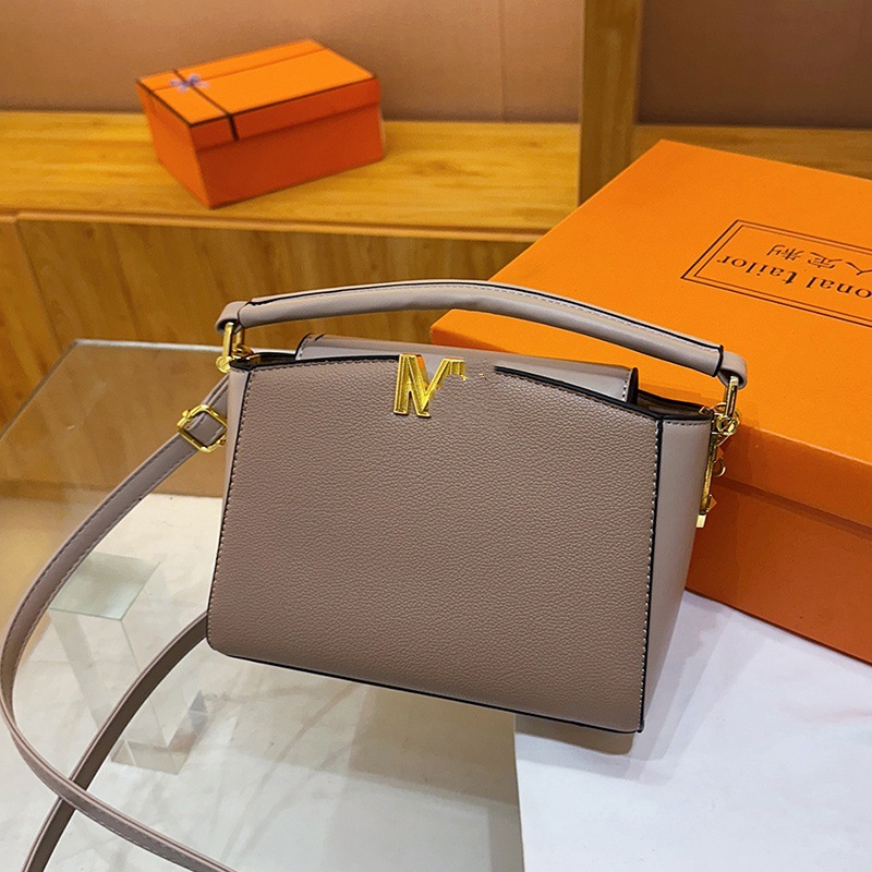 MK New Women's Bag thumbnail
