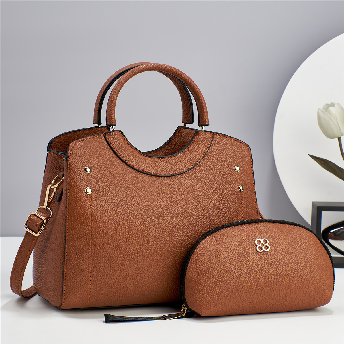 Middle-aged Large Capacity Women's Bag thumbnail