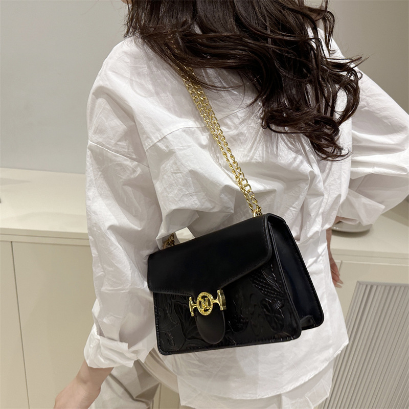 Chain Niche Shoulder Bag