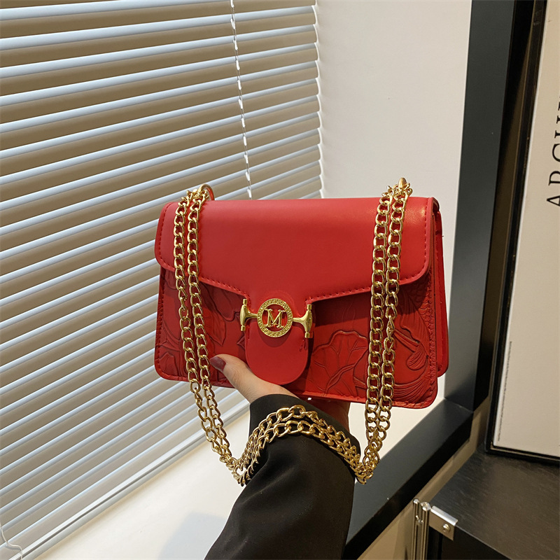 Chain Niche Shoulder Bag thumbnail
