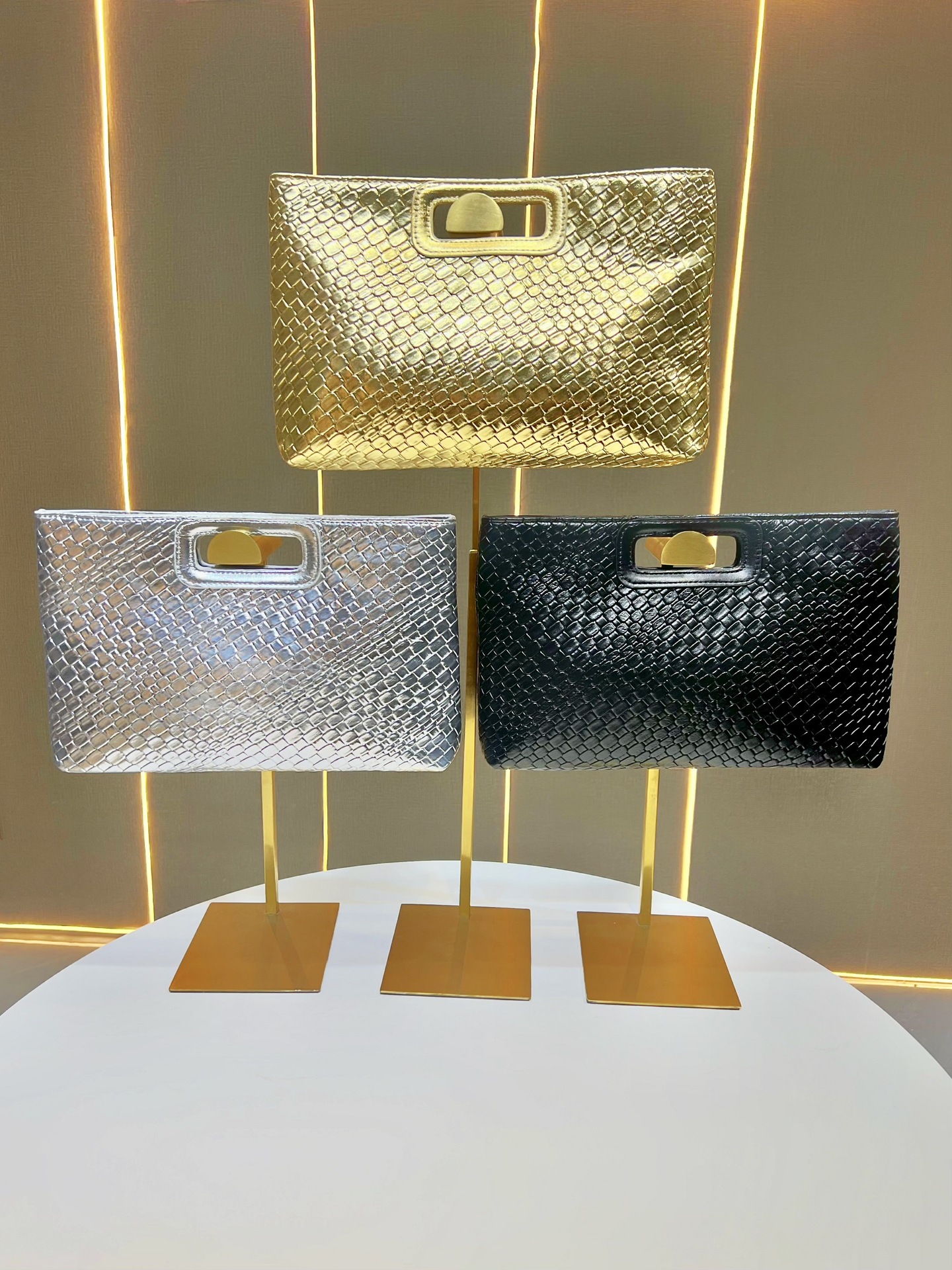 Fashionable Shoulder Crossbody Handbag thumbnail