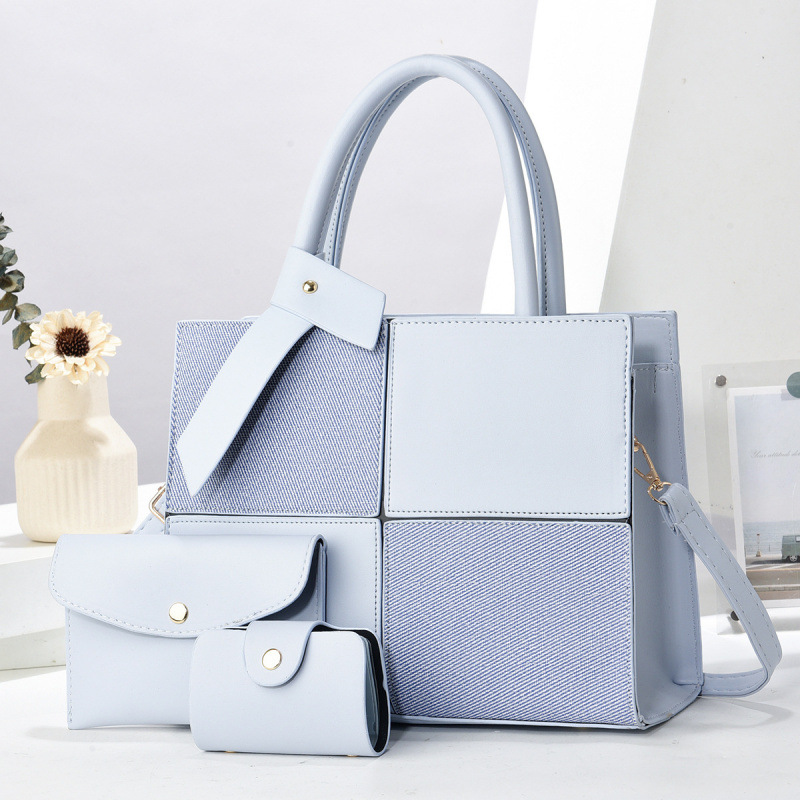 Fashionable Handbag thumbnail