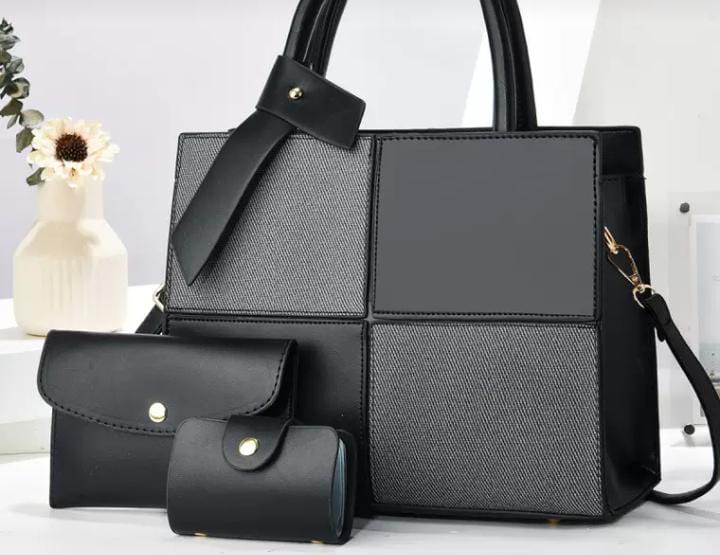 Fashionable Handbag thumbnail