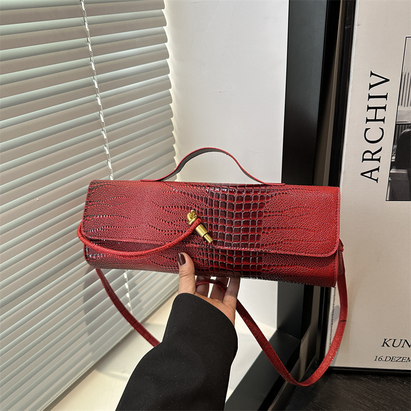 Niche Horizontal Design Trendy Handbag thumbnail
