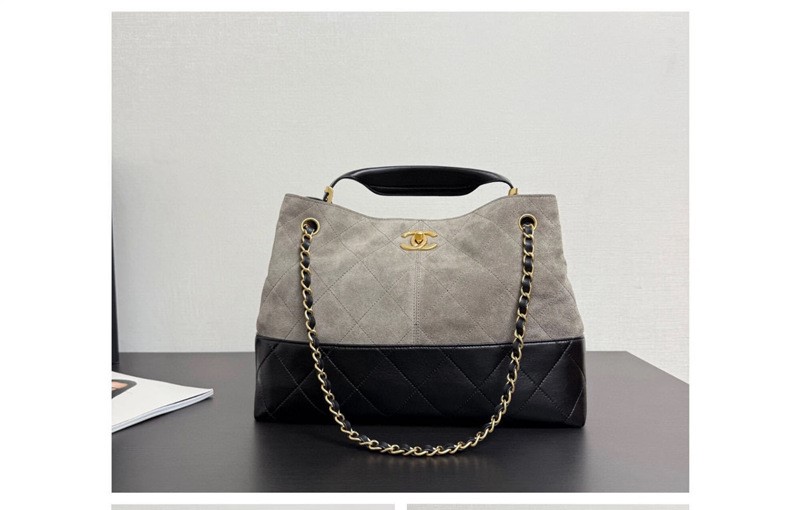 Chanel-style suede shoulder bag thumbnail