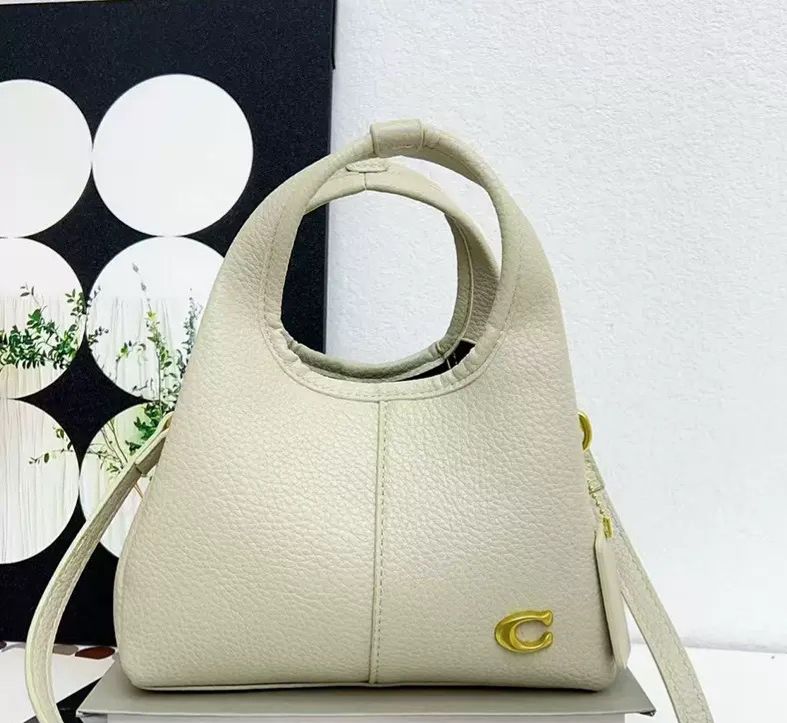 Korean-Style Textured Women's Handbag thumbnail