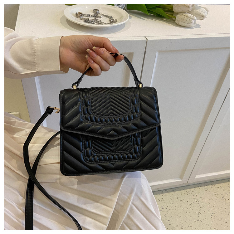 Indentation personality fashion handbag thumbnail