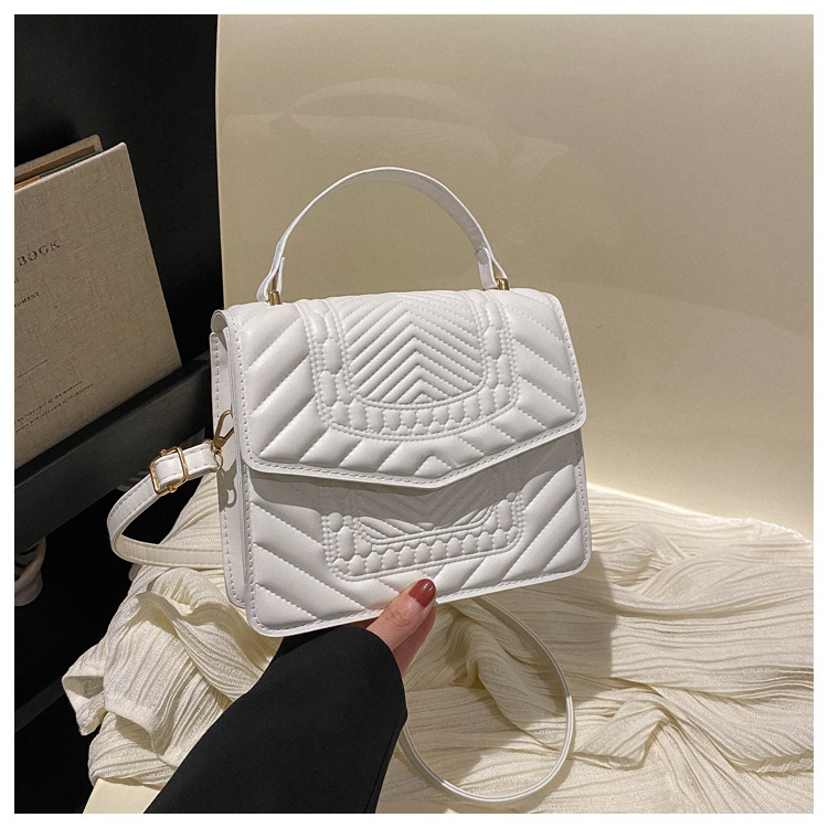 Indentation personality fashion handbag thumbnail