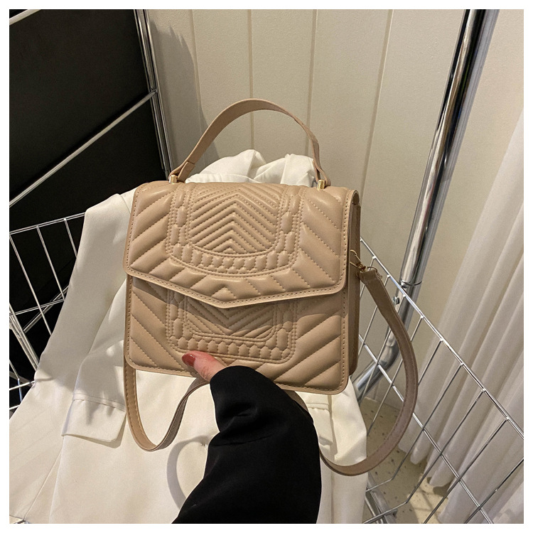 Indentation personality fashion handbag thumbnail