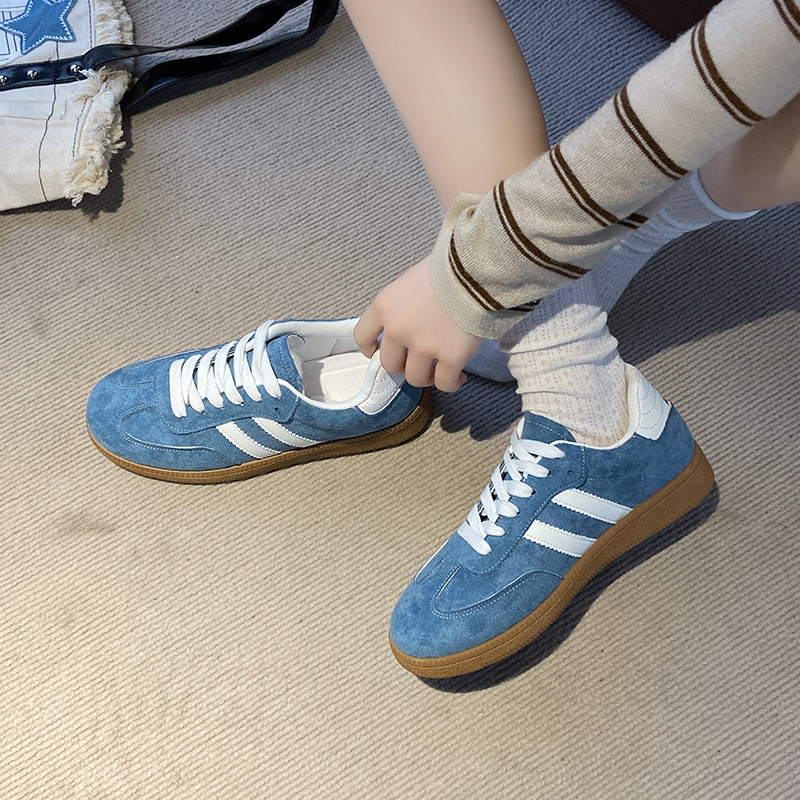 Flat Moral Training Shoes for Women thumbnail