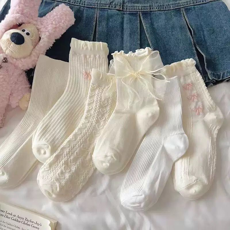 white socks for woman in summer thumbnail