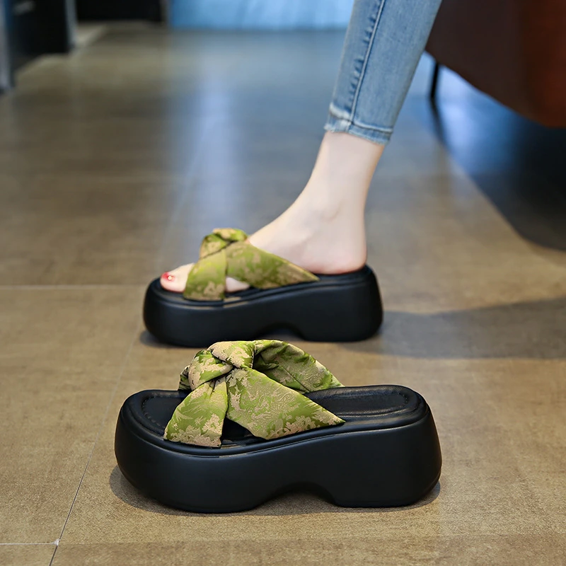 Wedge Lovely slippers