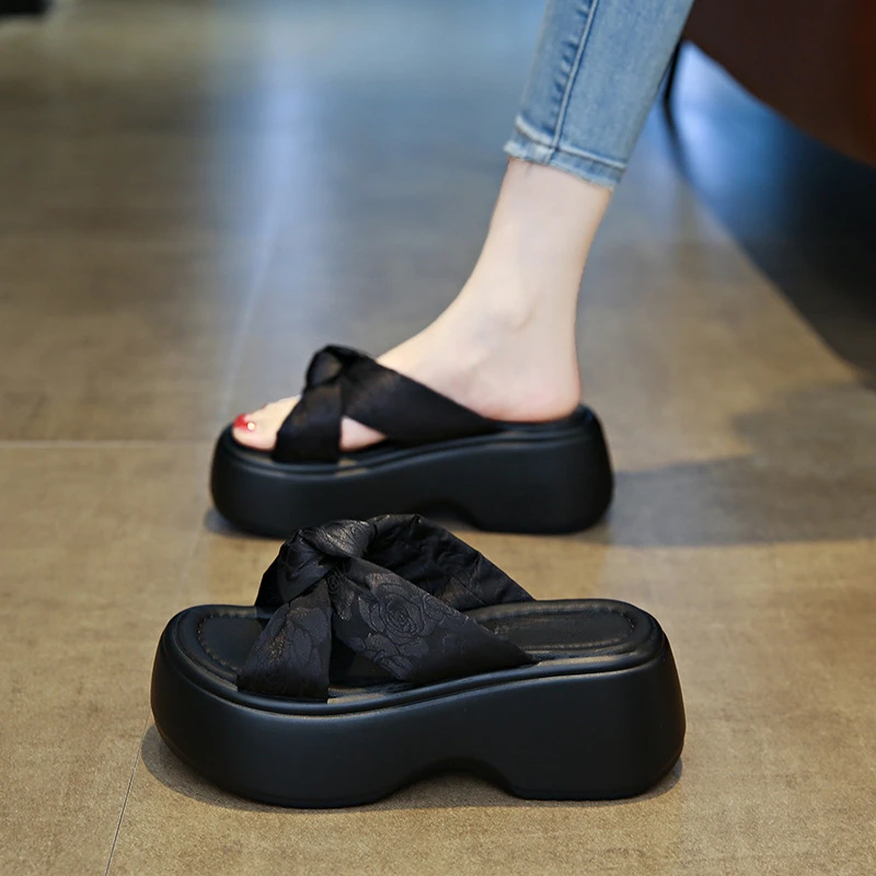 Wedge Lovely slippers thumbnail