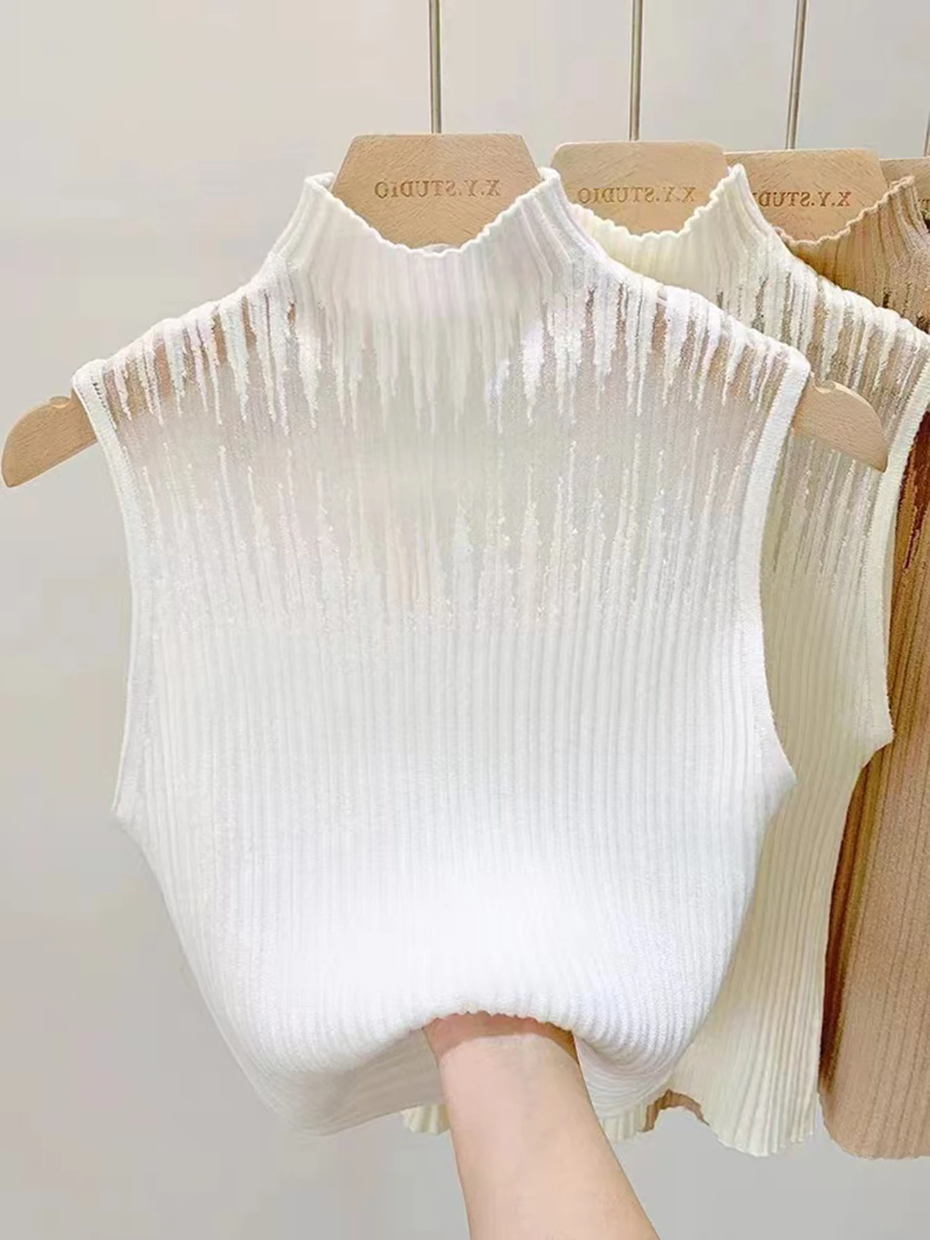 New sleeveless knit top for women thumbnail