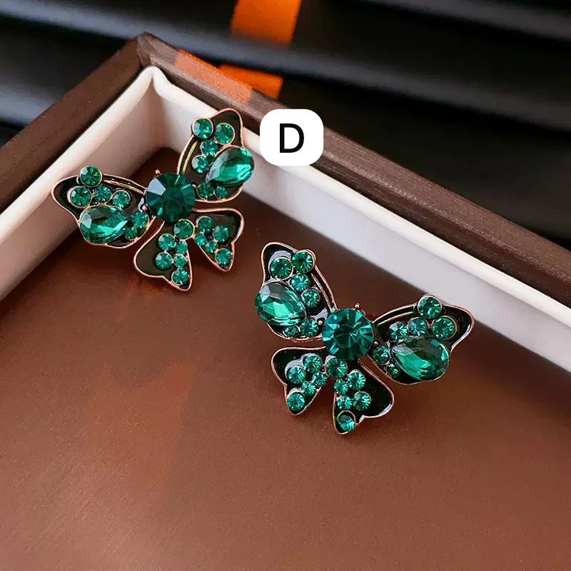 fashionable, exquisite and elegant earrings thumbnail