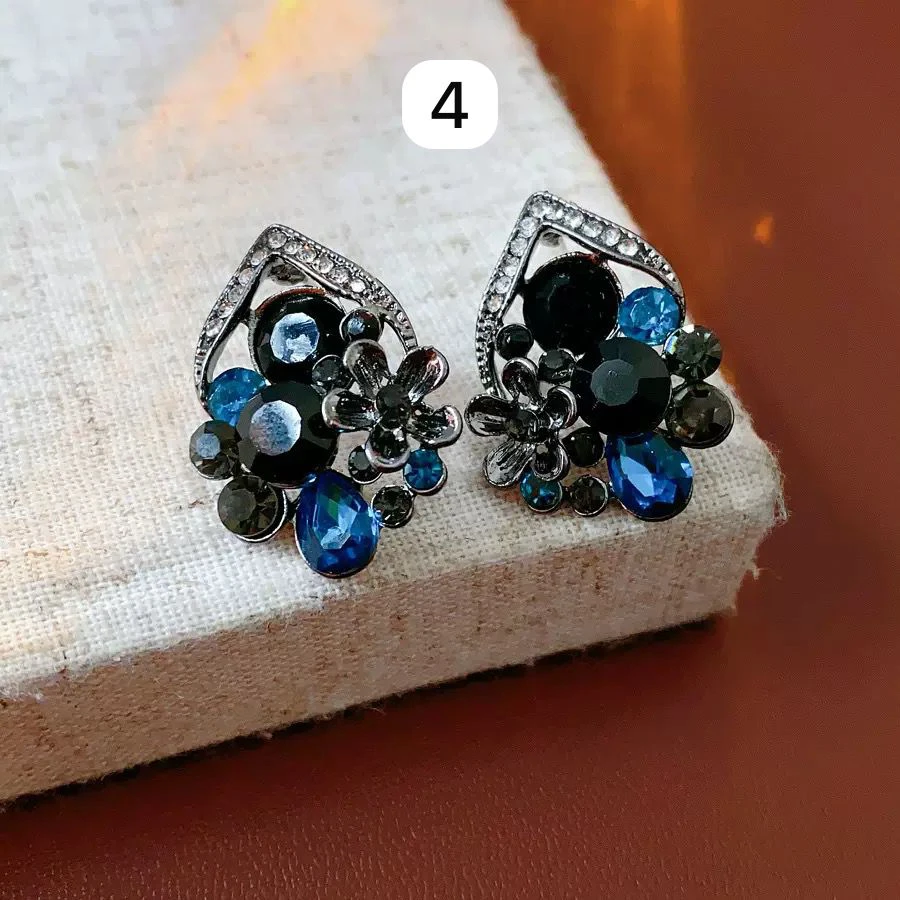 exquisite and elegant earrings thumbnail