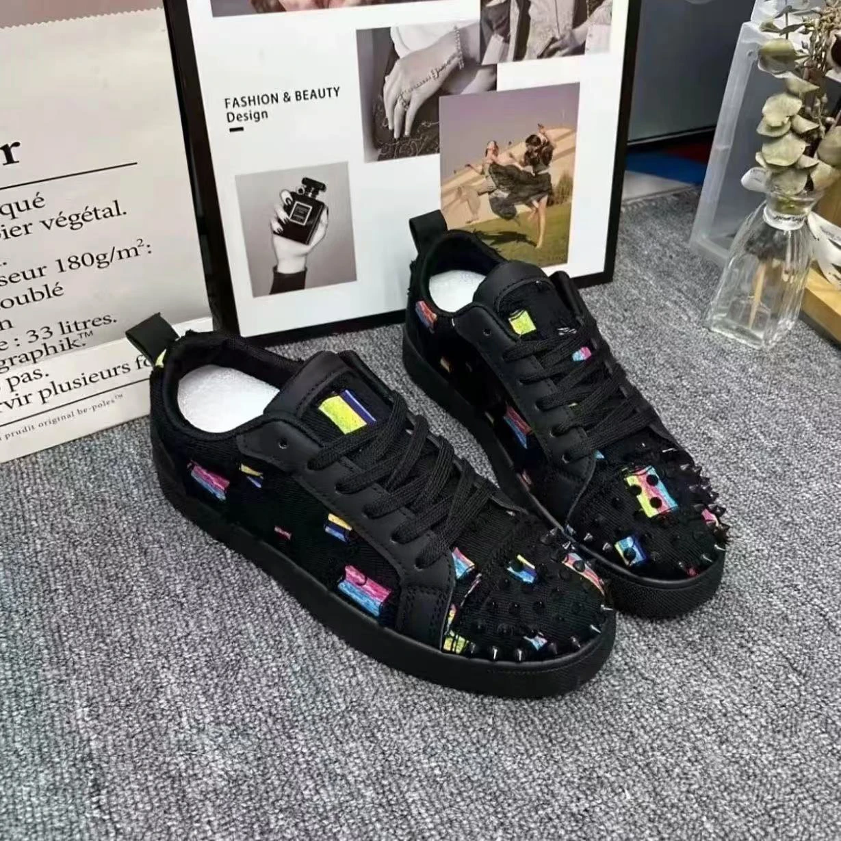 Men's and Women's Sports Casual Shoes thumbnail