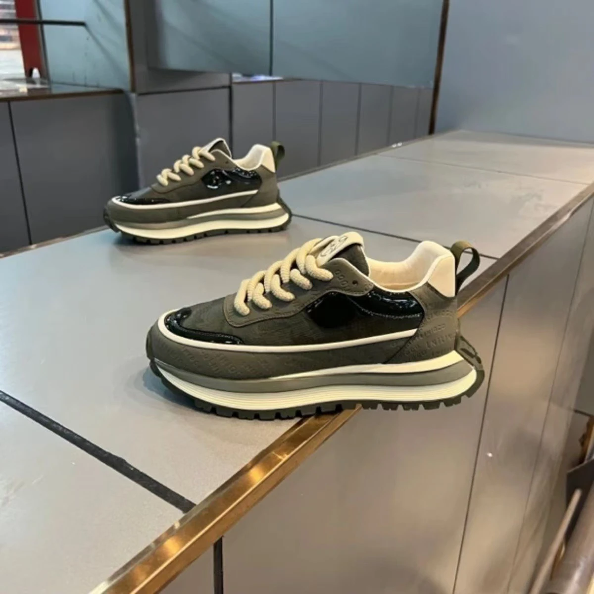 New Fashion Trendy Comfortable Versatile Thick-Soled Popular Shoes