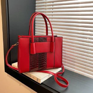 Patent Leather Bright Surface Crocodile Pattern Women's Bag