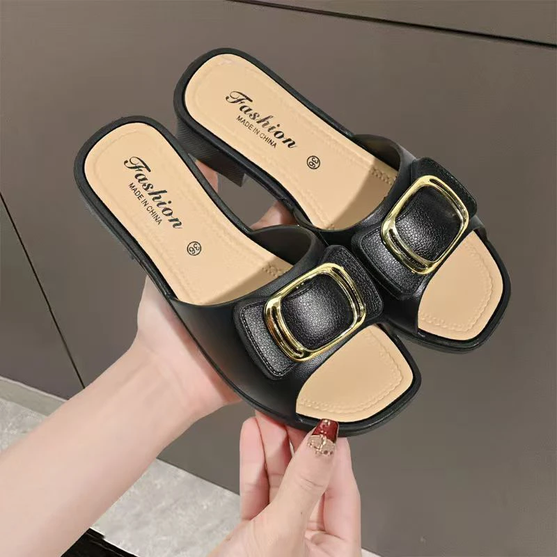 Fashionable Summer Outer Wear Sandals thumbnail