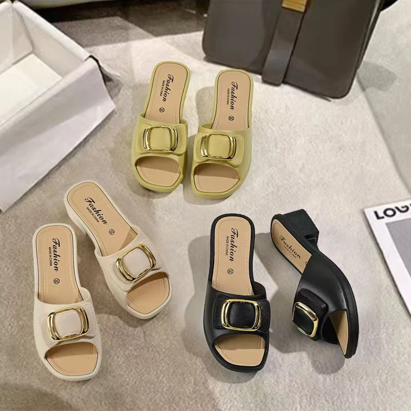 Fashionable Summer Outer Wear Sandals thumbnail