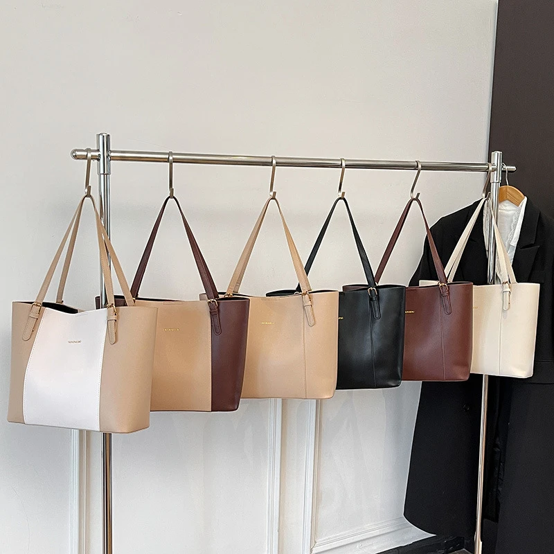 Simple and Elegant Commuter Bags thumbnail