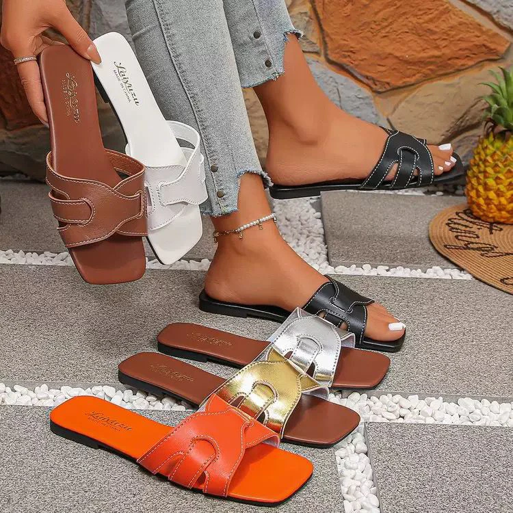 Large size outside the flat, one foot