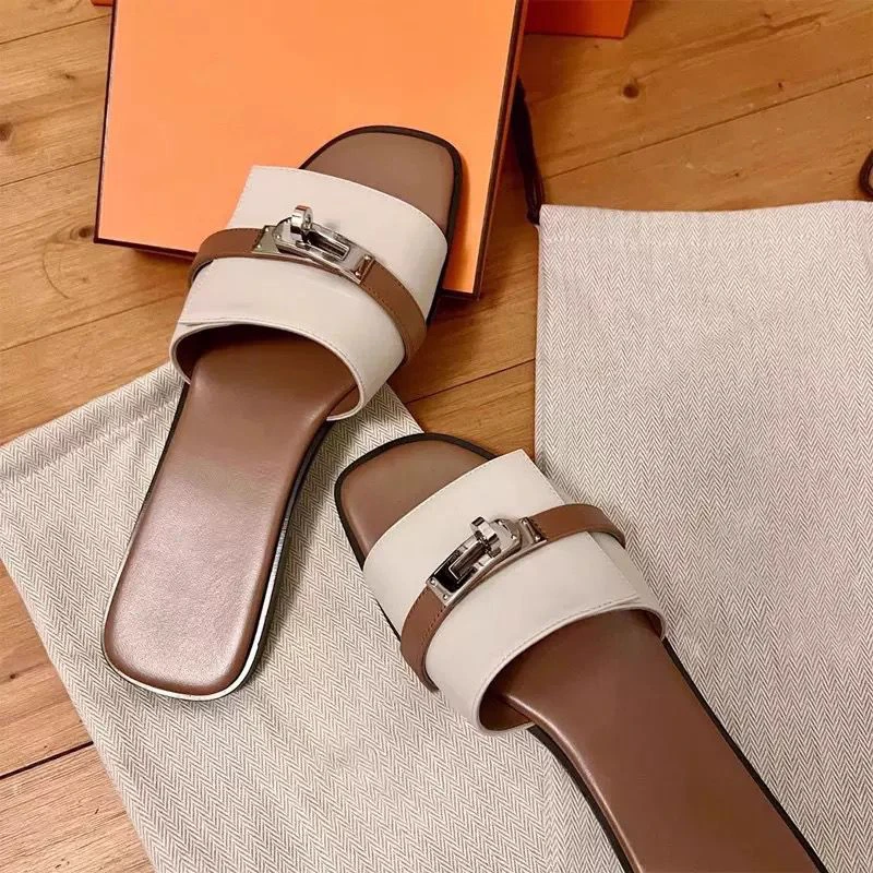 Celebrity Small Lock Slip-On Slippers