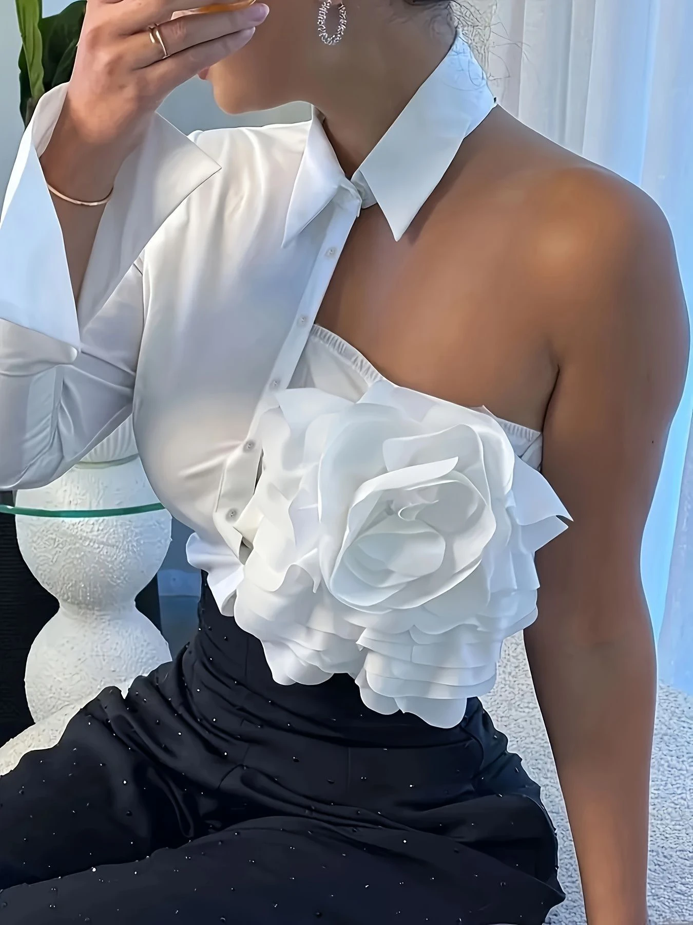 One-shoulder exposed design sense white shirt top thumbnail