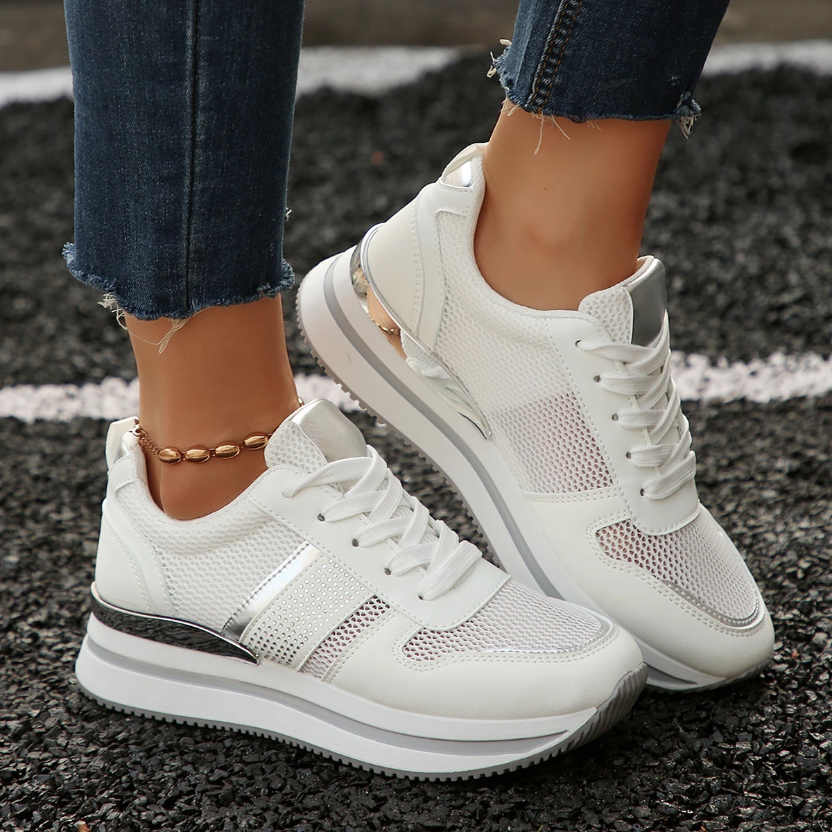 Spliced Thick-Soled Sports Shoes for Women thumbnail
